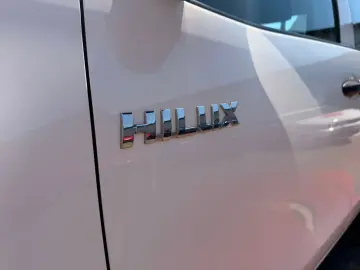 TOYOTA Hilux Double Cab Duty 4x4   TÜV NEU