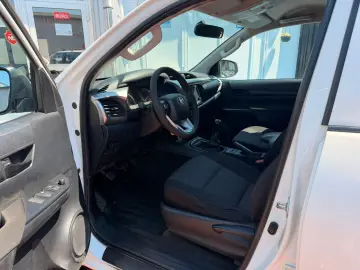 TOYOTA Hilux Double Cab Duty 4x4   TÜV NEU