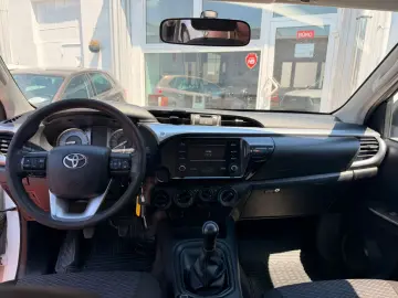 TOYOTA Hilux Double Cab Duty 4x4   TÜV NEU