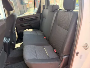 TOYOTA Hilux Double Cab Duty 4x4   TÜV NEU