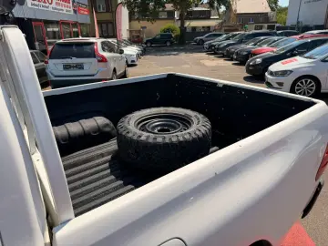 TOYOTA Hilux Double Cab Duty 4x4   TÜV NEU