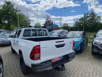 TOYOTA Hilux Double Cab Duty 4x4   KLIMA  6-GANG EURO6