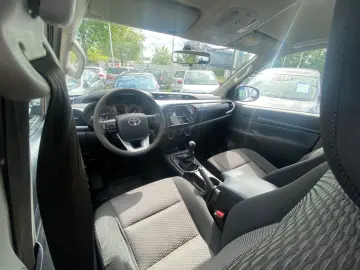 TOYOTA Hilux Double Cab Duty 4x4   KLIMA  6-GANG EURO6