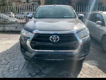 TOYOTA Toyota Hilux 2.4 D-4D 4WD 4 porte Double Cab Com