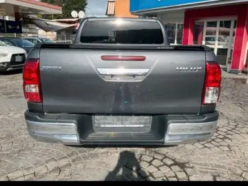 TOYOTA Toyota Hilux 2.4 D-4D 4WD 4 porte Double Cab Com
