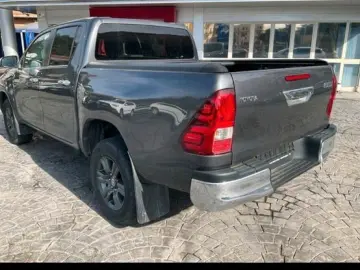 TOYOTA Toyota Hilux 2.4 D-4D 4WD 4 porte Double Cab Com