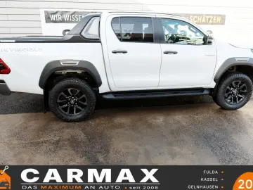 TOYOTA Hilux 2.8 D-4D 4x4 Invincible Sport