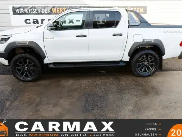 TOYOTA Hilux 2.8 D-4D 4x4 Invincible Sport