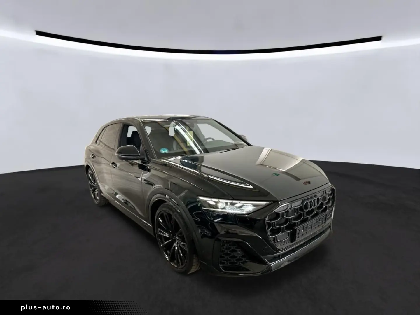 AUDI Q8 55 TFSIe S-Line
