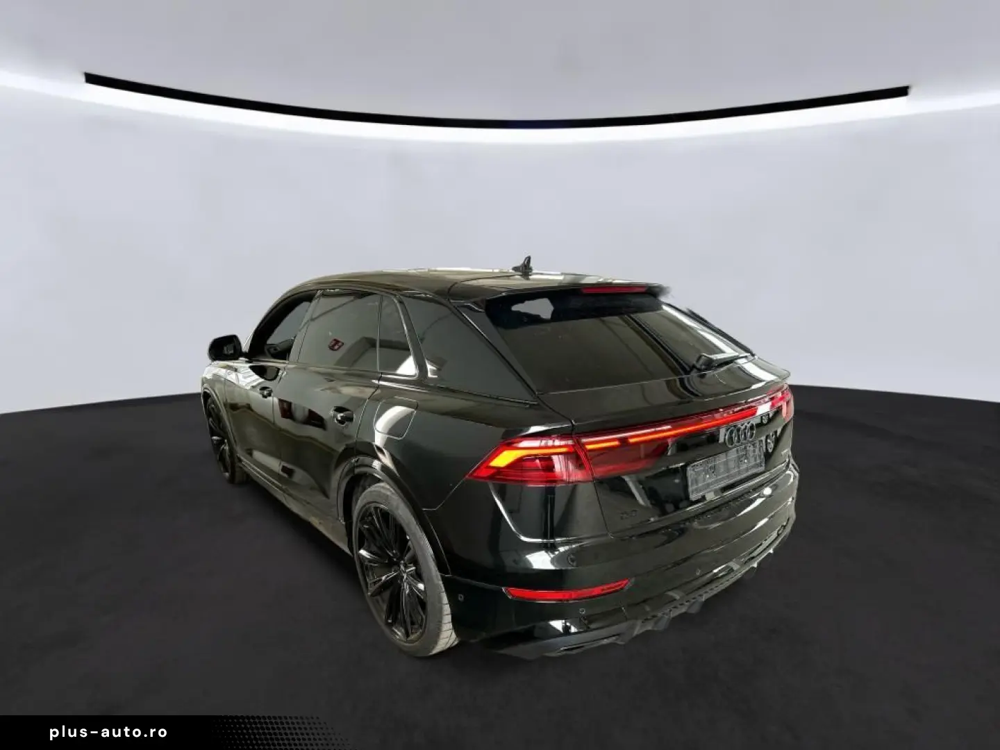 AUDI Q8 55 TFSIe S-Line