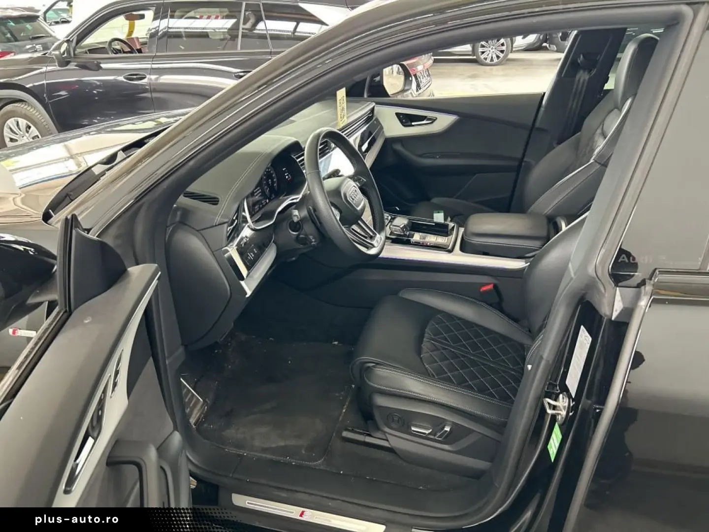 AUDI Q8 55 TFSIe S-Line