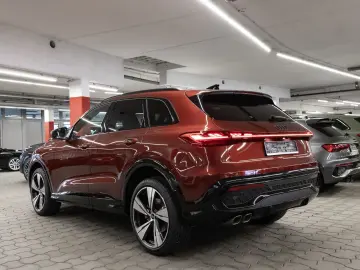 AUDI Q5 TDI quattro 150 kW S line S tronic