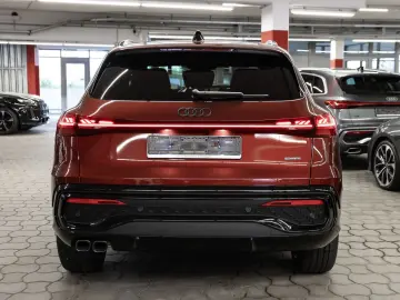 AUDI Q5 TDI quattro 150 kW S line S tronic