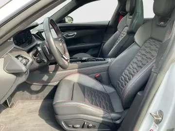 AUDI RS e-tron GT HUD LASER MASSAGE NACHTSICHT 360