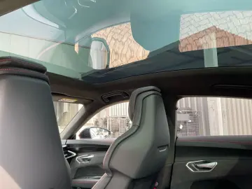 AUDI RS e-tron GT HUD LASER MASSAGE NACHTSICHT 360