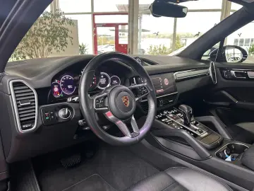 PORSCHE Cayenne Platinum Edition PANO BOSE LUFT RFK