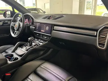 PORSCHE Cayenne Platinum Edition PANO BOSE LUFT RFK