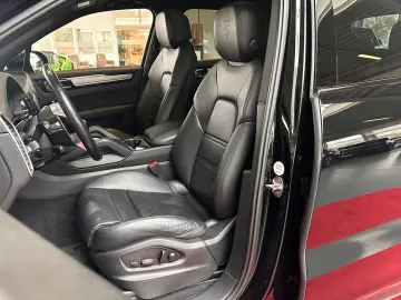 PORSCHE Cayenne Platinum Edition PANO BOSE LUFT RFK