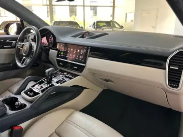 PORSCHE Cayenne Coupe GTS  14WEGE Vierradlenk HUD Matrix