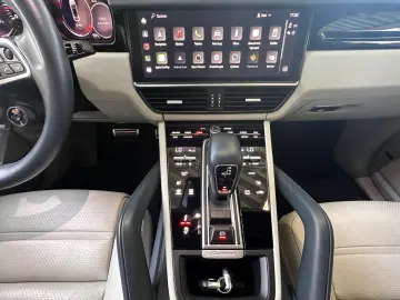 PORSCHE Cayenne Coupe GTS  14WEGE Vierradlenk HUD Matrix