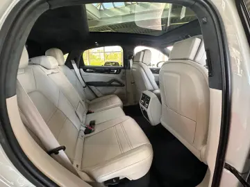 PORSCHE Cayenne Coupe GTS  14WEGE Vierradlenk HUD Matrix