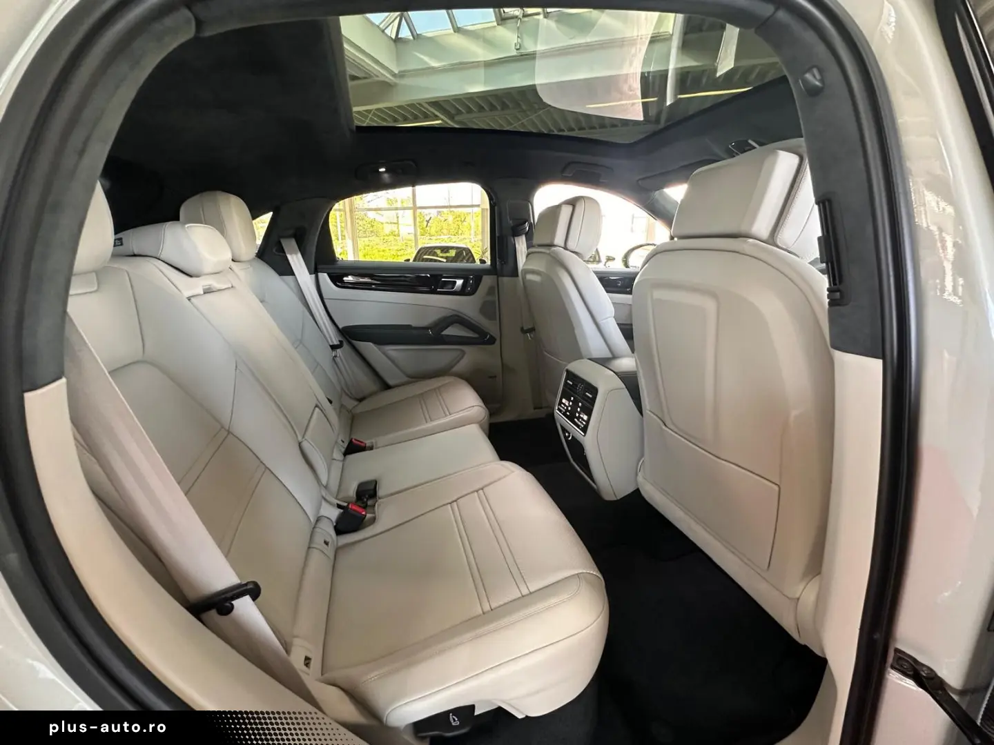 PORSCHE Cayenne Coupe GTS  14WEGE Vierradlenk HUD Matrix