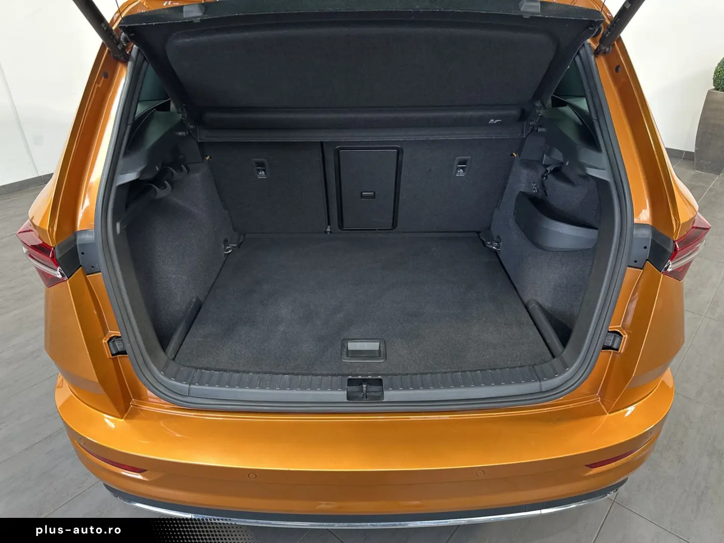 SKODA Karoq 2.0 TSI DSG Sportline 4x4 NAV LED VCOCK DC