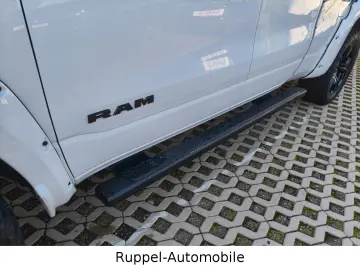DODGE Dodge RAM 5.7 V8 LPG  QuadCab LKW R-CAM 6.Sitzer