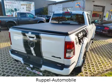 DODGE Dodge RAM 5.7 V8 LPG  QuadCab LKW R-CAM 6.Sitzer