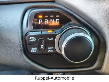 DODGE Dodge RAM 5.7 V8 LPG  QuadCab LKW R-CAM 6.Sitzer
