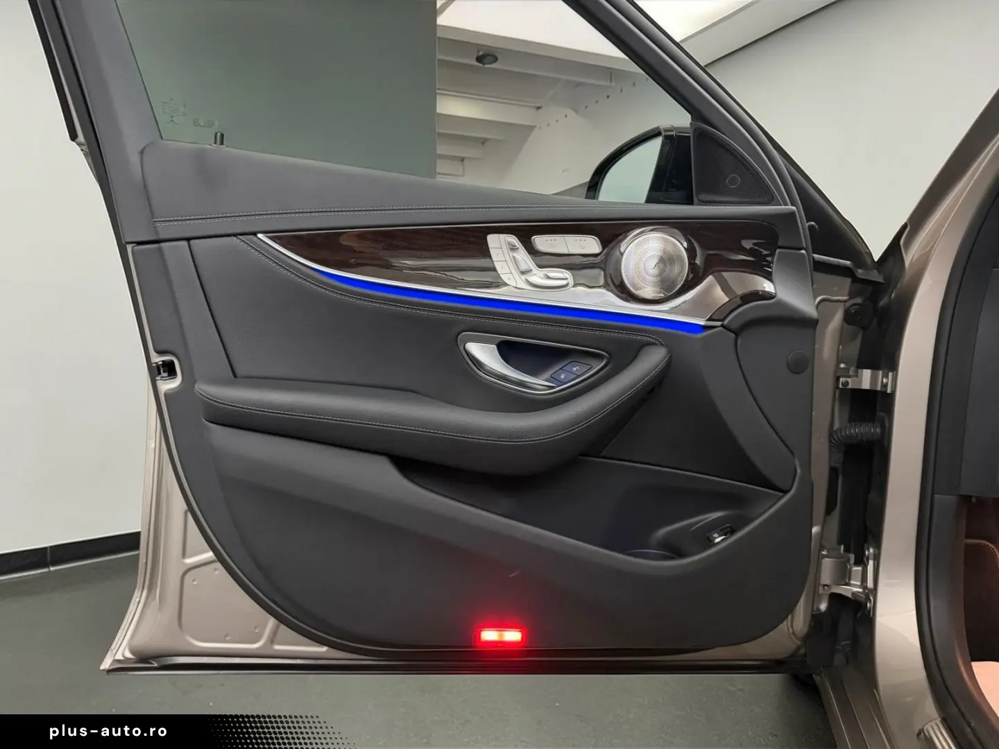 MERCEDES-BENZ E 450 4M AMG LINE PANO AIRM KEYL SOFTCL