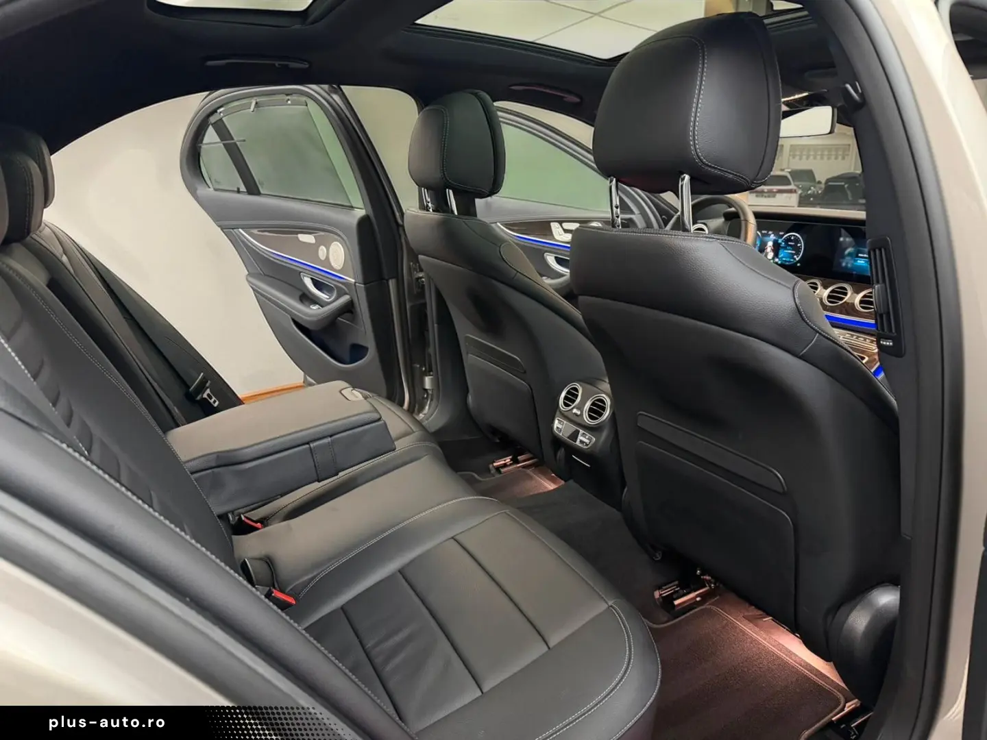 MERCEDES-BENZ E 450 4M AMG LINE PANO AIRM KEYL SOFTCL