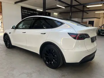 TESLA Model Y Long Range RWD