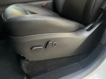 TESLA Model Y Long Range RWD
