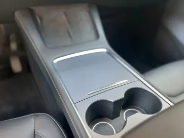 TESLA Model Y Long Range RWD