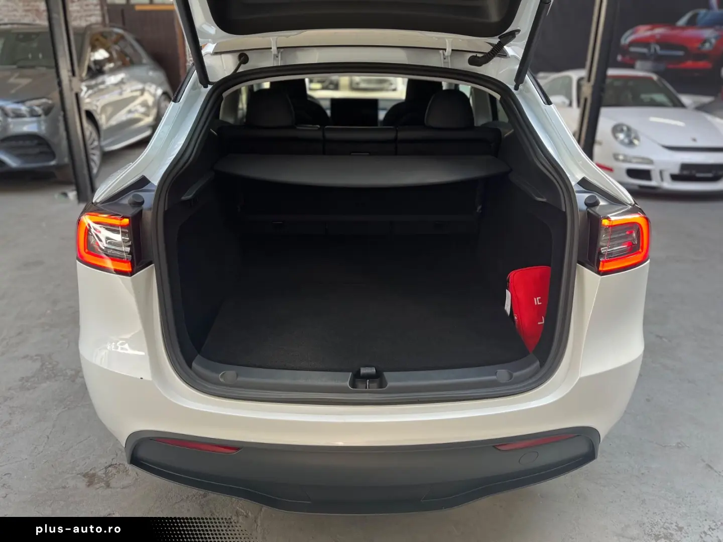 TESLA Model Y Long Range RWD