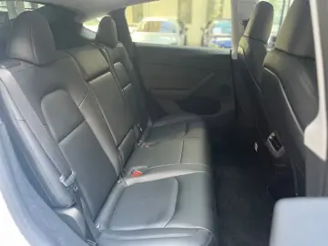 TESLA Model Y Long Range RWD