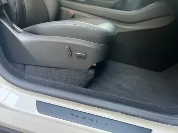 TESLA Model Y Long Range RWD
