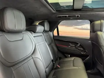 LAND ROVER Range Rover Sport D350 Autobio Black Pack AHK