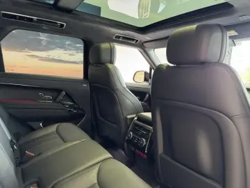 LAND ROVER Range Rover Sport D350 Autobio Black Pack AHK