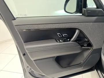 LAND ROVER Range Rover Sport D300 Dynamic SE AHK Pano DAB