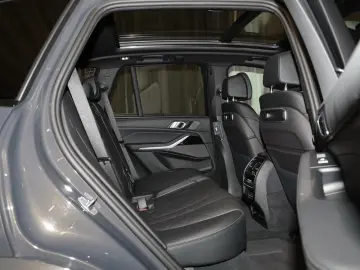 BMW X5 xDrive30d M Sport AHK Pano. HarmKar. DrivAssP