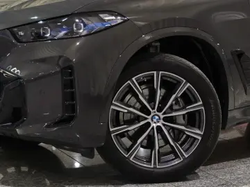 BMW X5 xDrive30d M Sport AHK Pano. HarmKar. DrivAssP