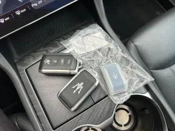 MASERATI Grecale 2.0 MHEV GT Auto 4WD PANO LED F1 KAM HUD