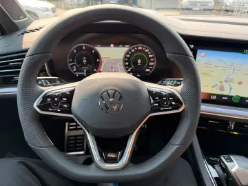 VW Touareg R-Line 4M MATRIX LEDER AHK LUFT 360