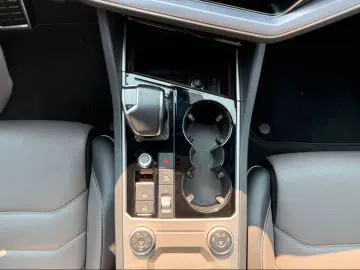 VW Touareg R-Line 4M MATRIX LEDER AHK LUFT 360