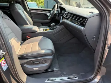 VW Touareg R-Line 4M MATRIX LEDER AHK LUFT 360