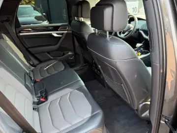 VW Touareg R-Line 4M MATRIX LEDER AHK LUFT 360