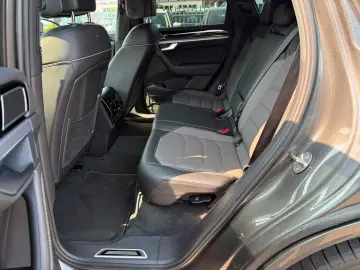VW Touareg R-Line 4M MATRIX LEDER AHK LUFT 360