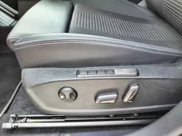 FORD Explorer Premium AWD 79 KWH